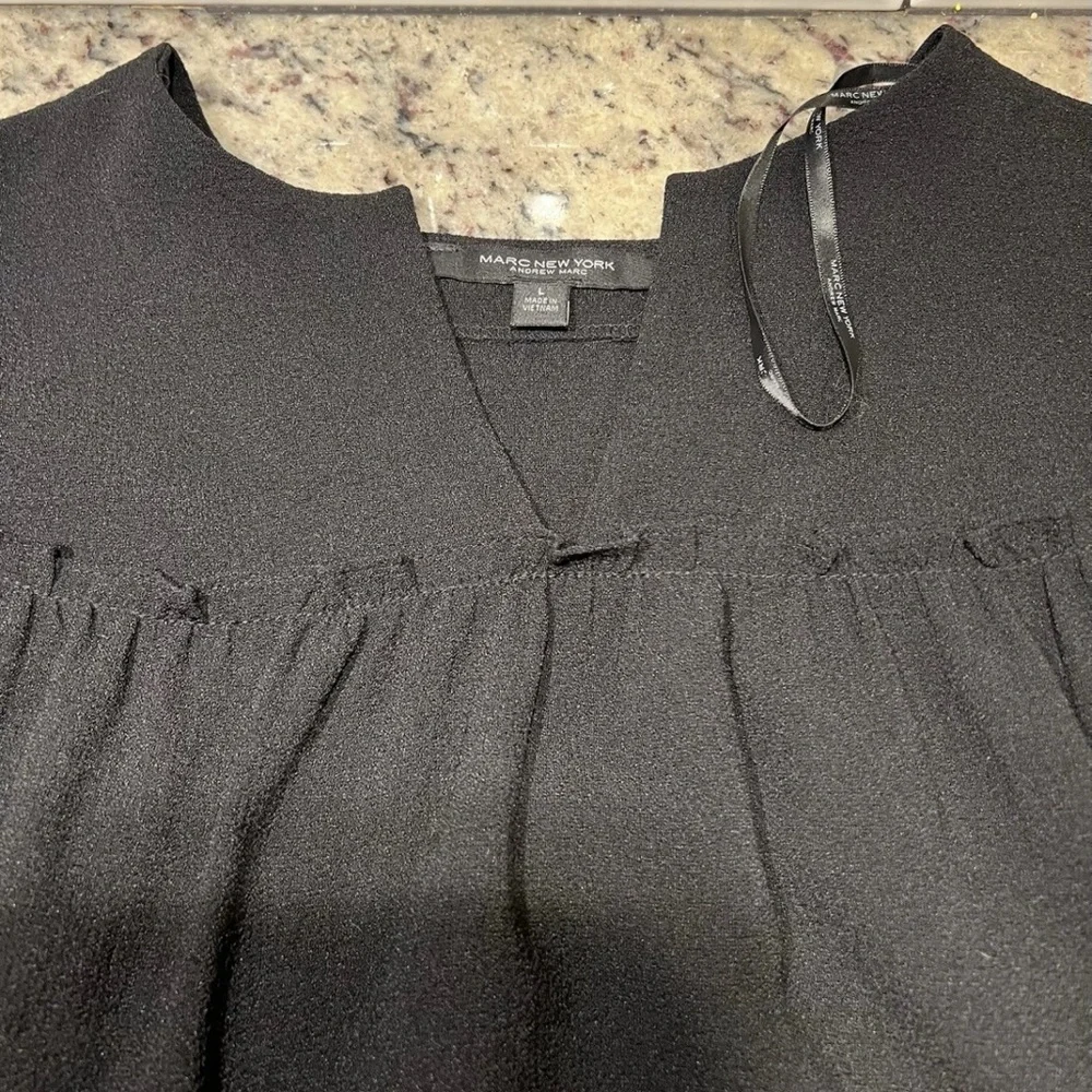 Marc New York Andrew Marc Tiered Blouse- Size L - Picture 2 of 2